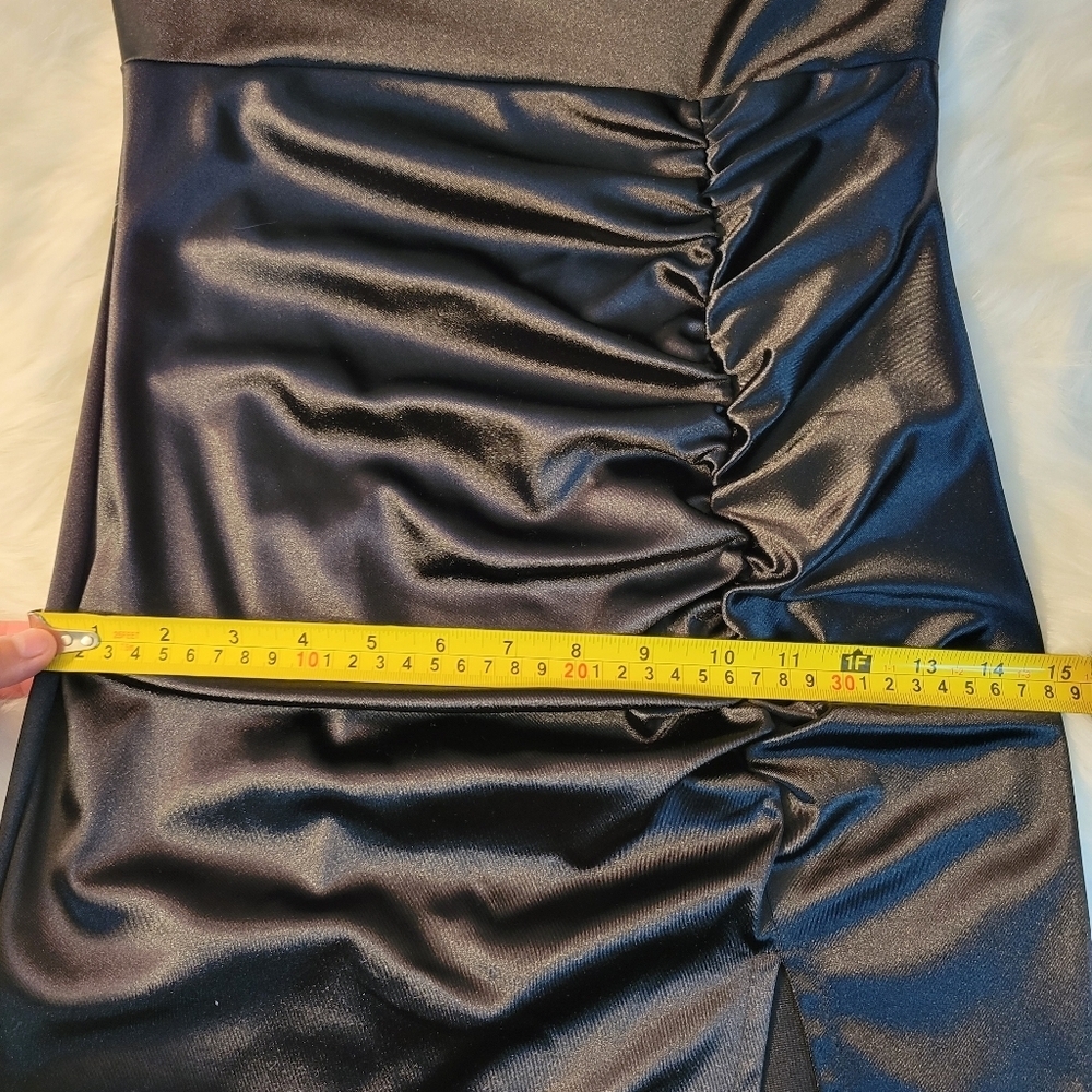 Elegant Black Satin Dress - Picture 10 of 10